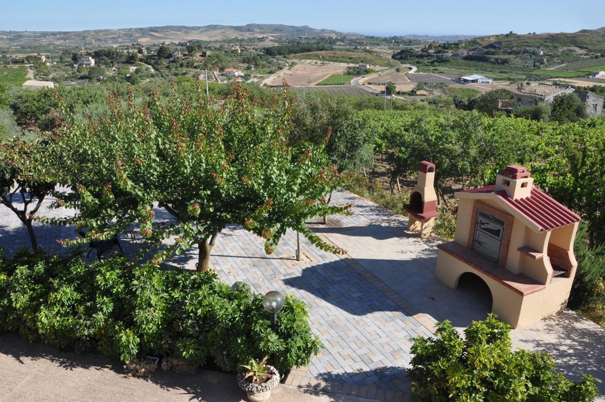 B&B La Terrazza Degli Scrittori Racalmuto Екстериор снимка