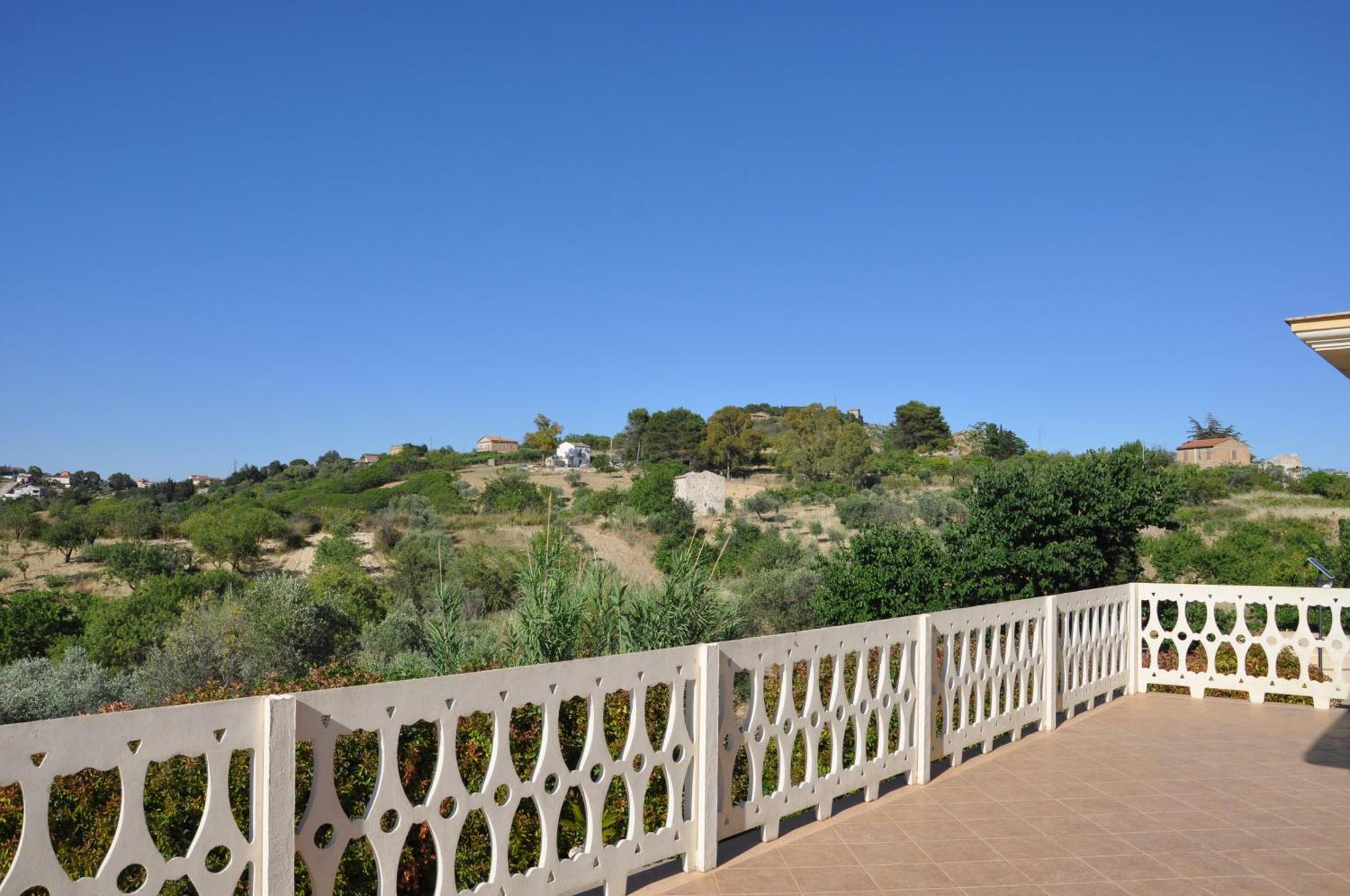 B&B La Terrazza Degli Scrittori Racalmuto Екстериор снимка