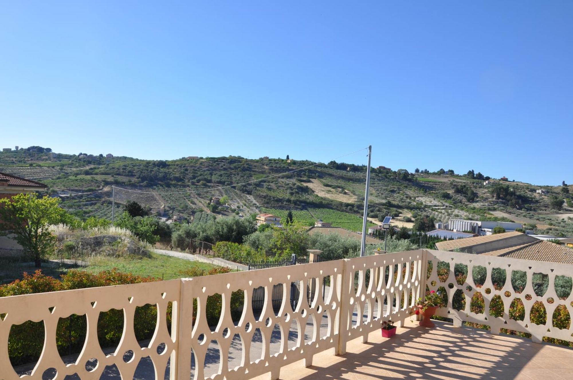 B&B La Terrazza Degli Scrittori Racalmuto Екстериор снимка